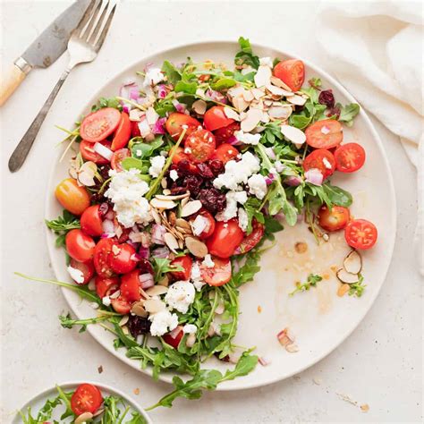 Arugula Goat Cheese Salad (+ homemade dressing!) - The Cheese Knees