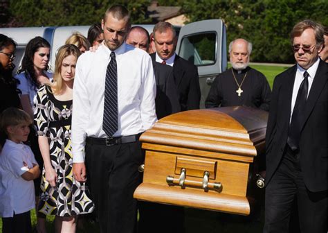 Funeral etiquette - what to wear, do and not do - Childers Woodgate Funeral Services