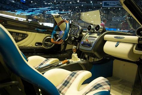 Pagani Zonda Hp Barchetta’s Interior | Moda años 50 mujer