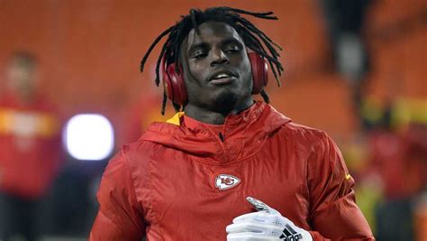 D.A. declines to file charges in Tyreek Hill investigation