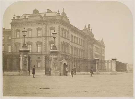 Roger Fenton Buckingham Palace | Art Blart