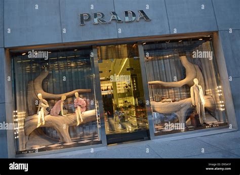 Prada In Paris – Stock Editorial Photo © Tupungato #30043721 | lupon.gov.ph