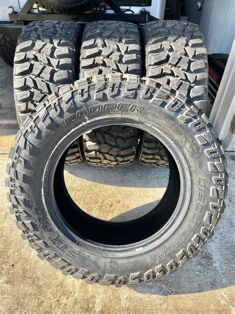 Cooper 35x12.5x20 STT Pro M/T for Sale in San Antonio, TX - OfferUp