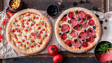 Download Food Pizza 4k Ultra HD Wallpaper