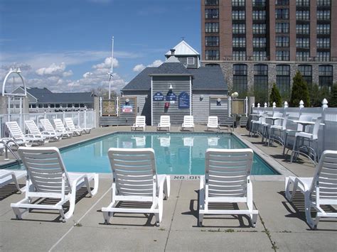 Shoreline Inn | Muskegon, MI 49440 – Muskegon's Only Waterfront Hotel