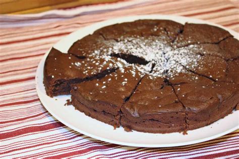 Gâteau fondant au chocolat facile | Recettes24