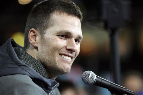 Tom Brady Says He Won’t Talk Politics Ahead of the Super Bowl – Footwear News