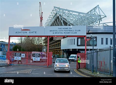 Bristol, UK. 11th December, 2015. 11/12/15 Bristol City Football Club ...