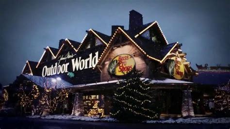 Bass Pro Shops Santa's Wonderland TV Commercial, 'Spinning Reel ...