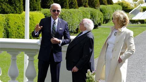 In Pictures: Joe Biden meets Michael D Higgins in Dublin - BBC News