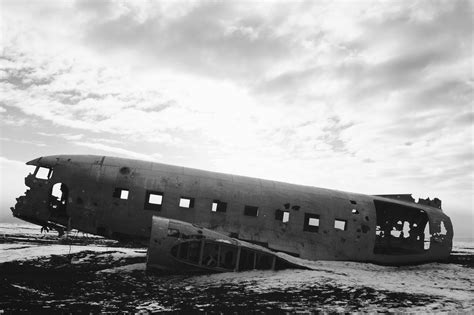 «dc-3 plane wreck» HD Wallpapers