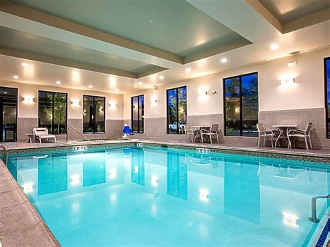 Top 11 Hotels with Pool in Hillsboro - Anna Holt's Guide