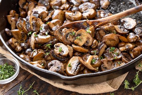 Sauteed Mushrooms with Garlic | The Cozy Apron