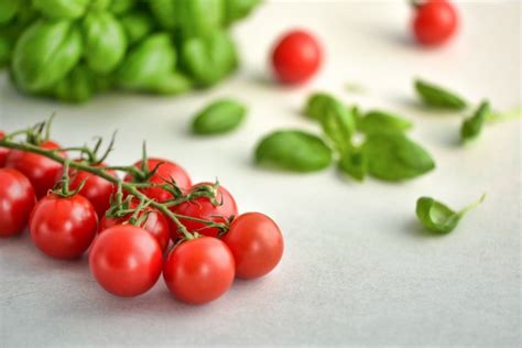 Tomatoes, Basil, Food, Tomato, Free Stock Photo - Public Domain Pictures