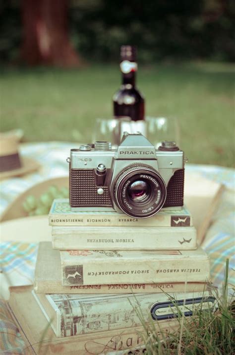 retro camera... | Camera wallpaper, Photography camera, Vintage cameras