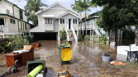 Queensland Premier defends BOM weather warnings ahead of south-east ...