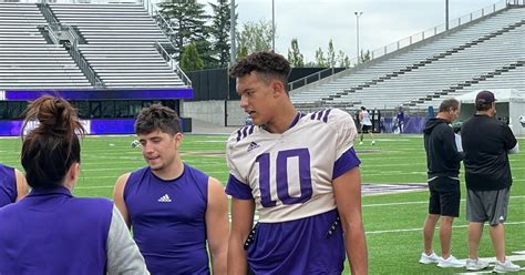 Washington QB Austin Mack Continues To Improve At Fall Camp - Sports ...