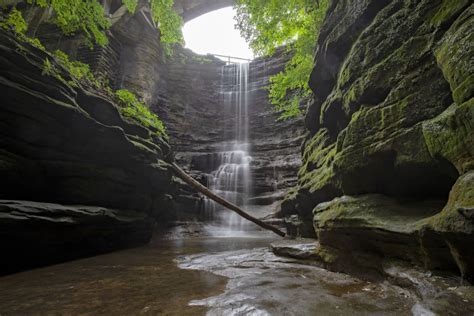 14 Illinois State Parks for the Perfect Hiking, Fishing, or Beachy Day Trip