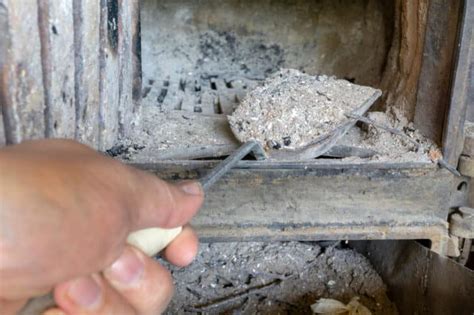 How to Clean Your Wood Stove and the Chimney Properly in 11 Steps