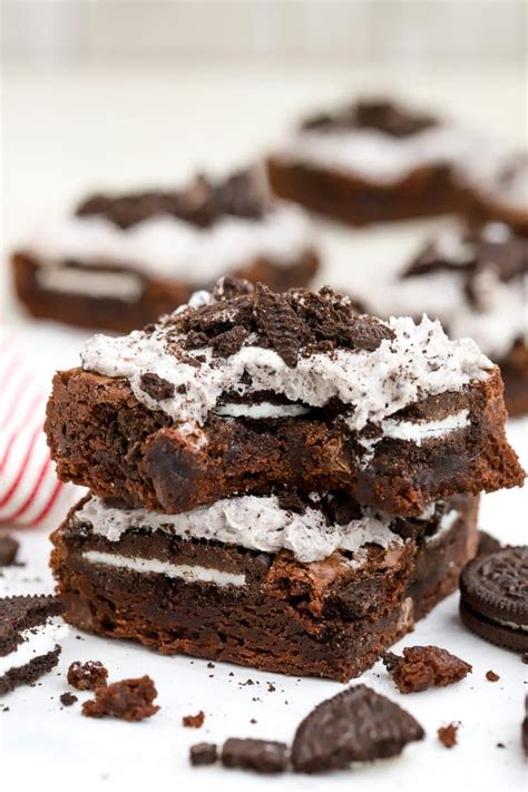 Oreo Brownies with Oreo Frosting | YellowBlissRoad.com