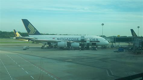 Review of Singapore Airlines flight from Singapore to Hong Kong in Economy