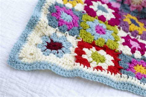 15 Creative Crochet Granny Square Patterns