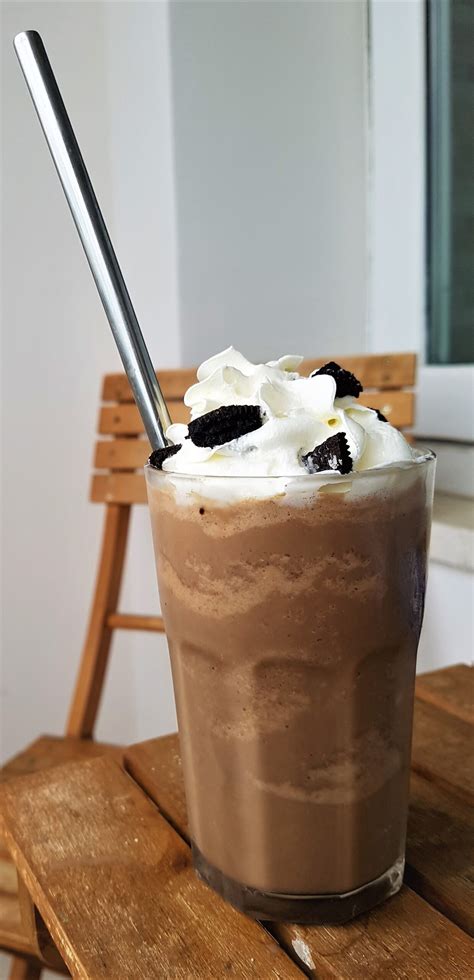 Homemade Oreo Frappuccino: A Simple Recipe