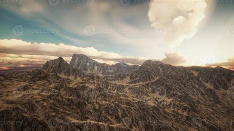 Sun Rays against the Backdrop of the Mountains 5608421 Stock Photo at ...