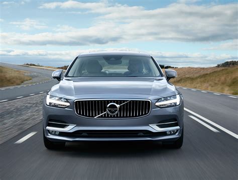 2017 Volvo S90: Typically Volvo