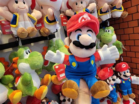 Super Nintendo World Caps & Hand Puppets Arrive at Universal Studios ...