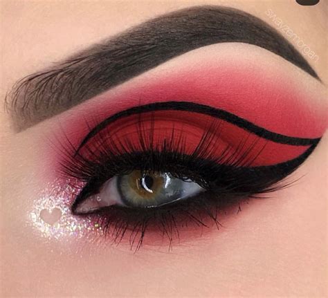 Pin by Skyler Snider on eye makeup | Red eyeshadow look, Red eye makeup, Eye makeup