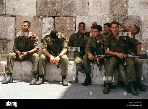 Israeli military uniform hi-res stock photography and images - Alamy