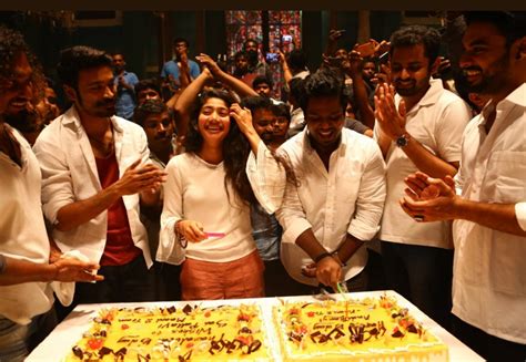 Sai Pallavi Rings in her 26th Birthday with Maari 2 Team! | JFW Just ...