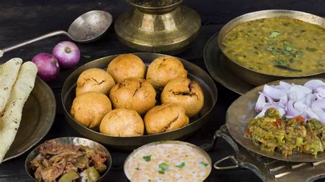 Foods In Bikaner | Bikaner Cuisine | 10 Popular Foods | Bakaasur The ...