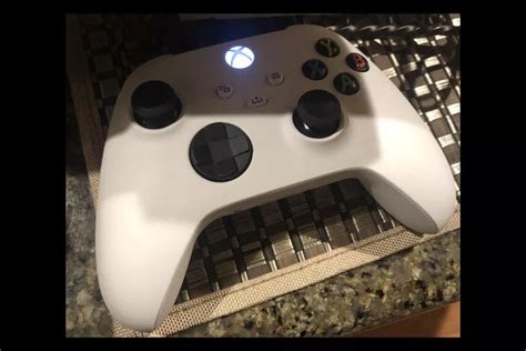 White version of Xbox Series X controller appears online, but it's probably just a special ...