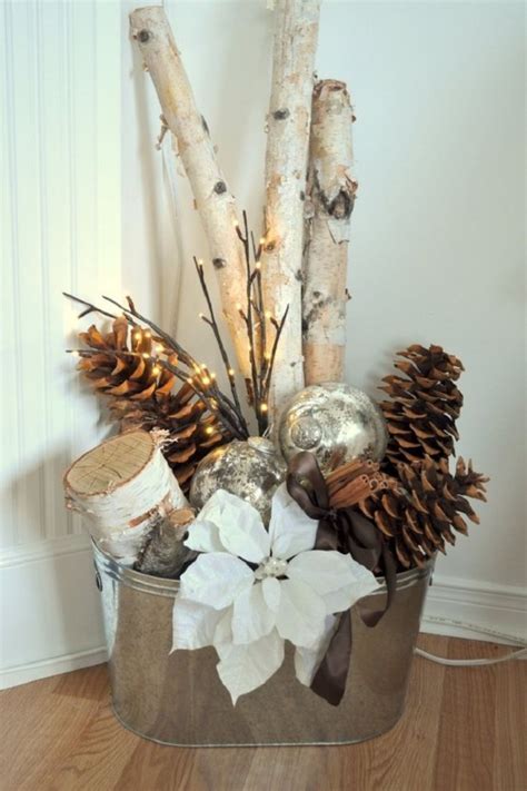 How To Use Christmas Ornaments In Home Decor: 28 Ideas - DigsDigs