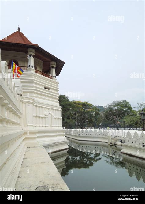 temple of the tooth Stock Photo - Alamy