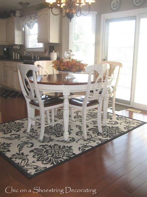 Rug Under Kitchen Table Size in 2020 | Rug under kitchen table, Rug ...