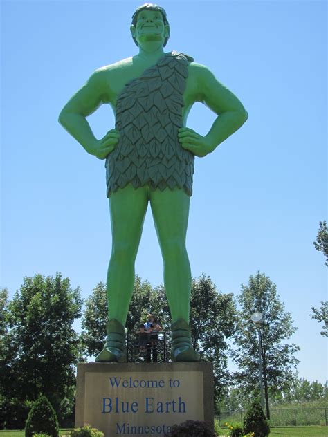 Random Roadtrips : The Jolly Green Giant Statue