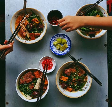 Vietnamese Street Food Guide: 30 Tasty Dishes to Try | Expatolife