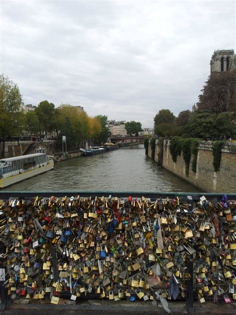 One of the many bridges crossing La Seine | France, Tours, Paris