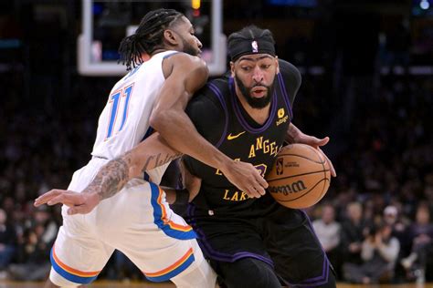 Lakers put an end to Thunder win streak | Reuters