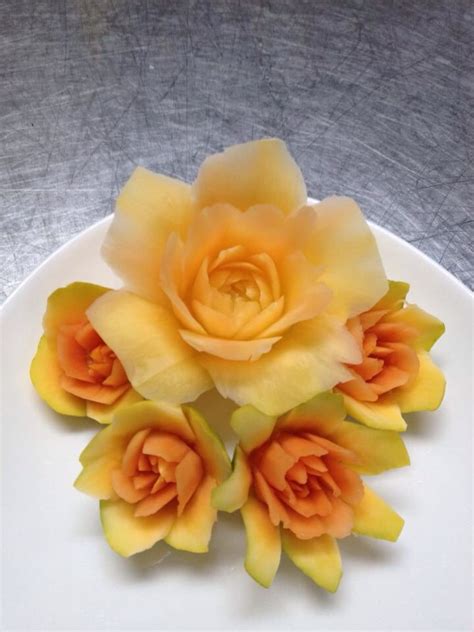 Flowers Carved from Papaya | Edible Art