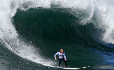 World's best surfers compete at Mavericks Invitational - Sports Illustrated