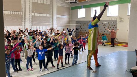 West African dancer visits Jones County schools - EducationNC