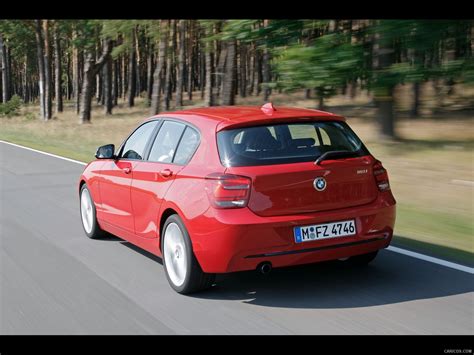 BMW 1-Series Sport Line (2012) - Rear | Caricos