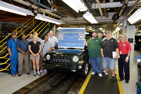 Chrysler Belvidere Builds 1 Millionth Vehicle - autoevolution