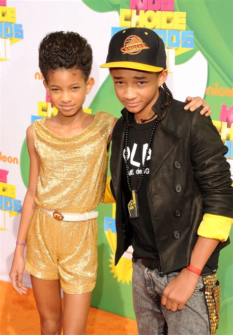 14 Pics Of Willow & Jaden Smith Showing Sibling Love! (PHOTOS) - 92 Q