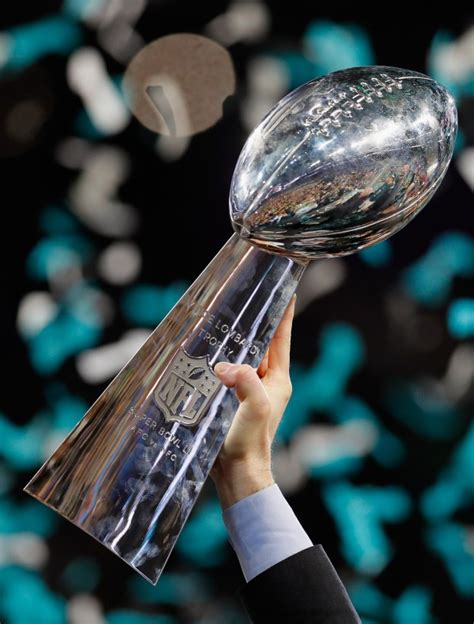 Eagle Gallery: Eagles Super Bowl Trophy Pictures