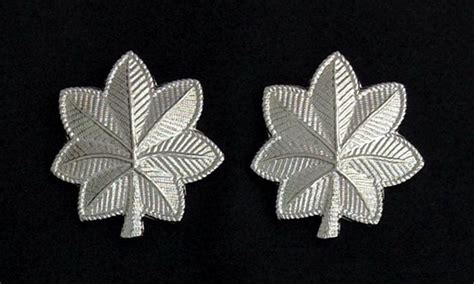 Lieutenant Colonel Oak Leaf Rank Insignia - Small in Silver Plating